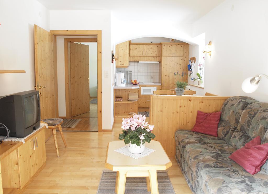 Urblhof Apartment Leutasch Room photo